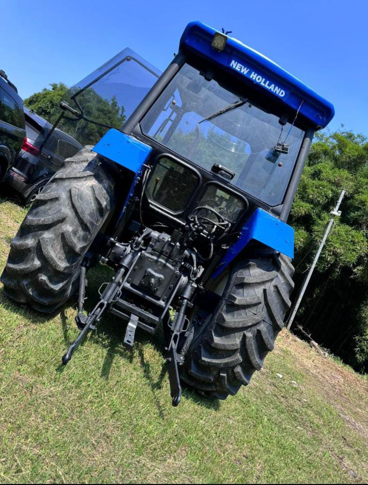 TRATOR NEW HOLLAND TL-75