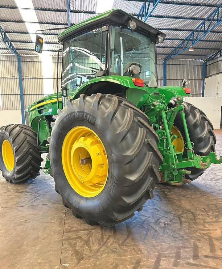 John Deere 7230J 