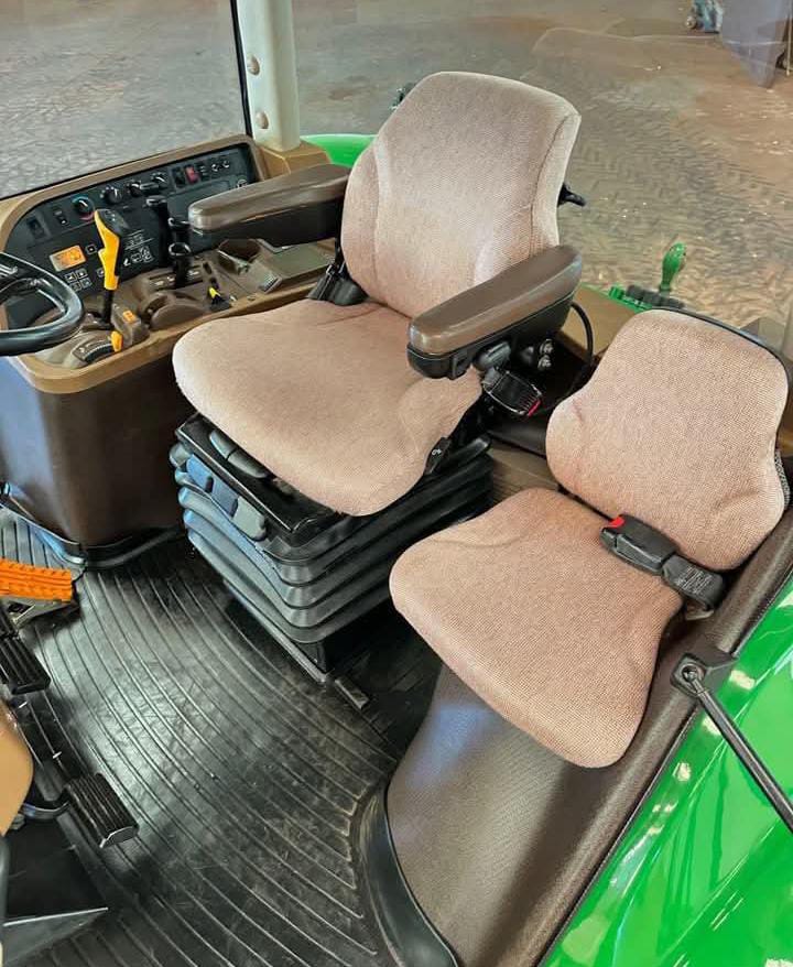 John Deere 7230J 