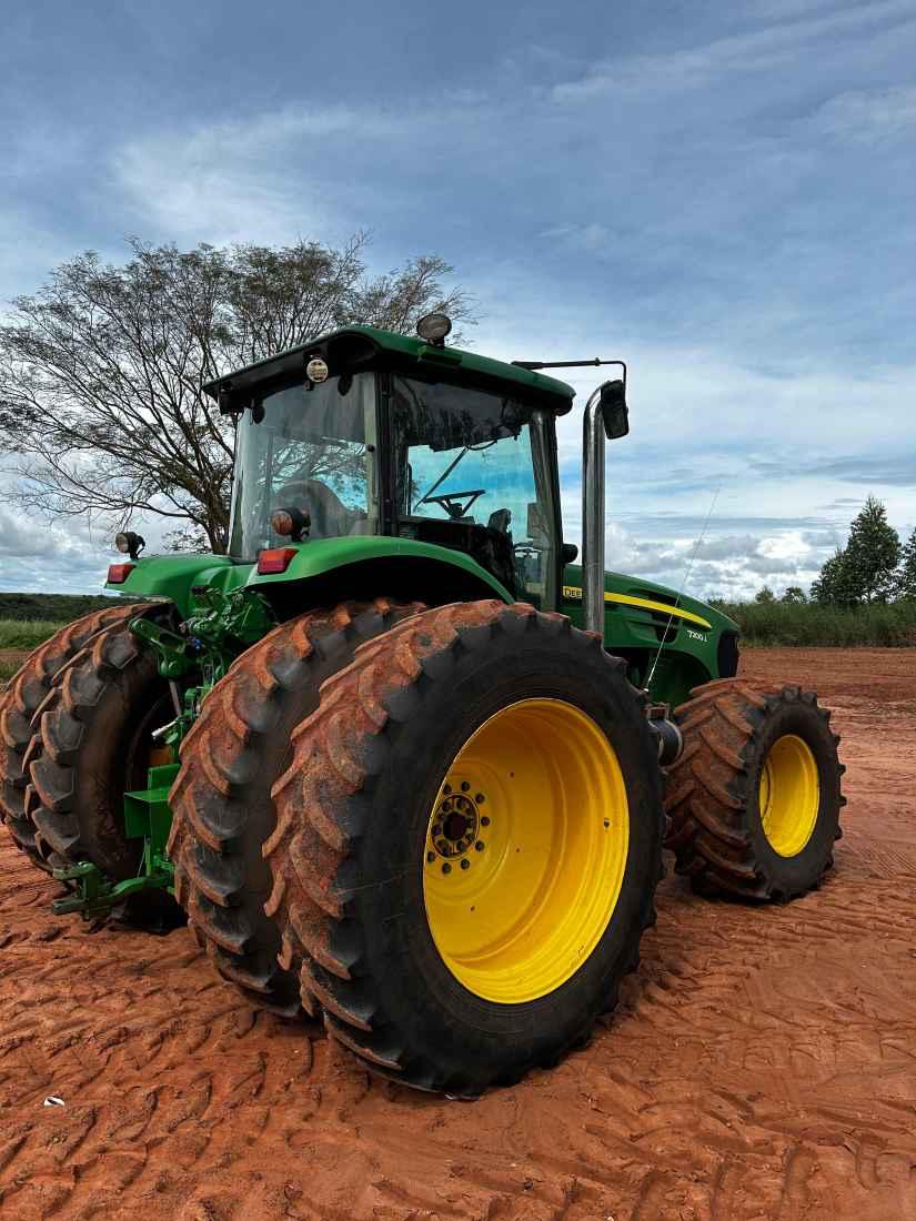 JOHN DEERE 7200